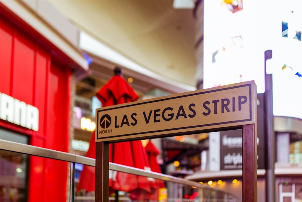 crazy things to do in las vegas for couples